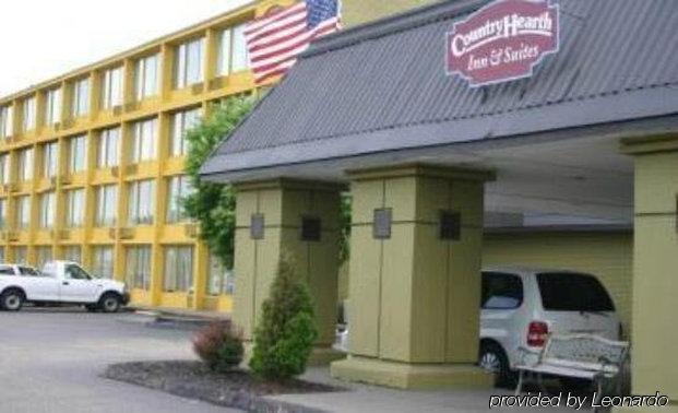 Country Hearth Inn & Suites South Point Exterior photo